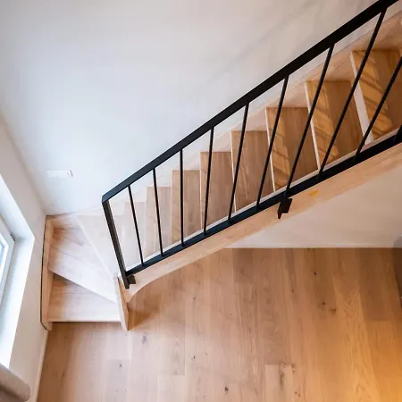 Huswell - Stylish Duplex With Premium Materials In Center Daire