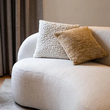 Daire Huswell - Stylish Duplex With Premium Materials In Center